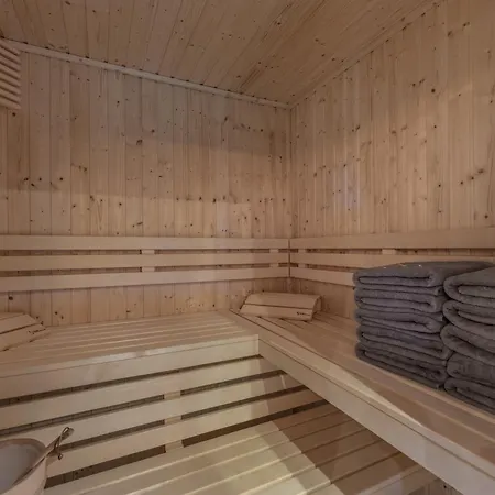 Chalet Avec Piscine Et Proche Centre - Fr-1-569-195 Megeve